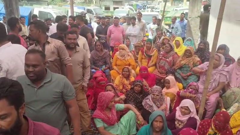 dharna-safayi-karmchari.jpg